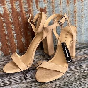 EXPRESS - Nude suede heel NWT